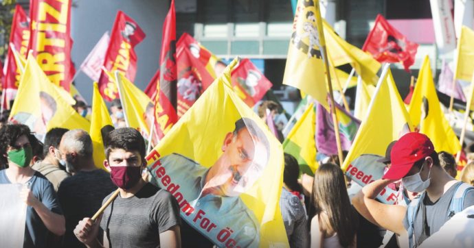 Copertina di 007 turchi: licenza anti-curdi. Obiettivo è spaventare Kurz
