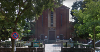Copertina di Tre frati positivi al Covid in una parrocchia di Milano: chiusa la chiesa e rimandate le attività dell’oratorio