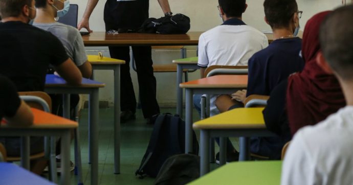 Padova, preside nega a studente trans di usare nome maschile per le elezioni del liceo. Poi le scuse dopo le proteste degli alunni