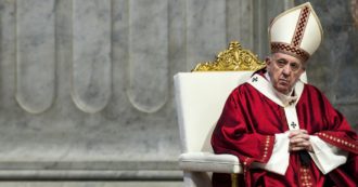 Copertina di Papa Francesco censurato dal Vaticano sulle unioni civili. E le sue frasi rivoluzionarie tagliate ad hoc