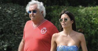 Copertina di Grande Fratello Vip, la confessione di Elisabetta Gregoraci a Pretelli: “Briatore addormentato, una volta gli ho preso il dito…”