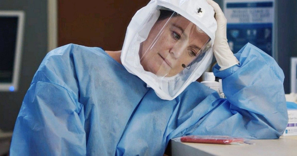 Grey’s Anatomy 17, la prima foto di Meredith in tenuta anti-Covid: “Questa stagione è dedicata a chi ha perso la vita e a chi è ancora vivo”