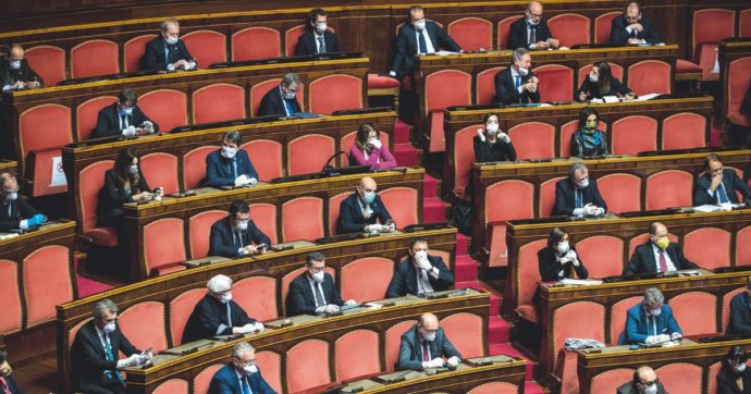Legge di Bilancio alla Camera, previsto fondo che anticipa le risorse europee. Il 25 novembre voto al Senato su un nuovo scostamento