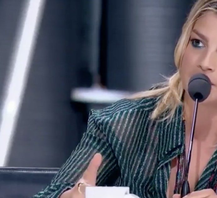 X Factor 2020, Emma furiosa e commossa: il “cazziatone” al rapper che sbadiglia (ma anche le lacrime)