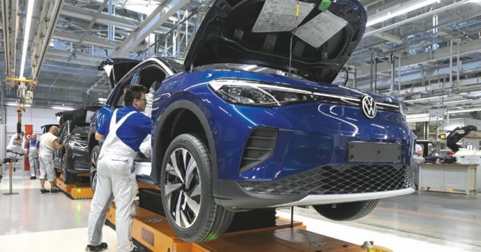 Copertina di Volkswagen, 15 miliardi sulla Cina