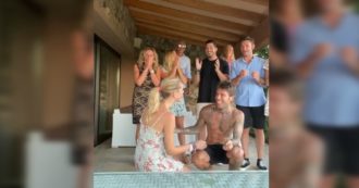 Copertina di Chiara Ferragni incinta, lo scherzo insieme a Fedez per annunciare alla famiglia il lieto evento : il video