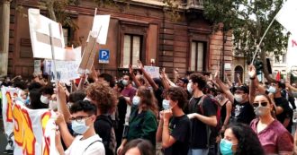 Copertina di Salvini a Catania per il caso Gregoretti, in piazza la manifestazione contro la Lega: “Non ci dimentichiamo gli insulti al Sud”