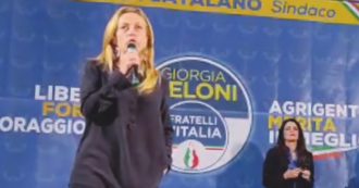 Copertina di Giorgia reginetta di Catania, città di catene ai politici