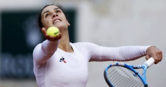 Copertina di Roland Garros, Martina Trevisan ai quarti di finale. Da atleta prodigio allo stop a causa dell’anoressia: chi è la 26enne toscana