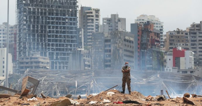 Copertina di L’esplosione al porto, Beirut accusa due russi