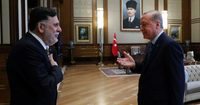 Copertina di Pace in Libia, alla conferenza tedesca l’Onu si sbraccia: ma al-Sarraj preferisce Erdogan