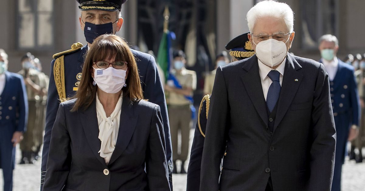 Mattarella: “L’emergenza richiede all’Ue tempestività. Tenere aperto implica maggiore responsabilità, libertà non è fatto individuale”