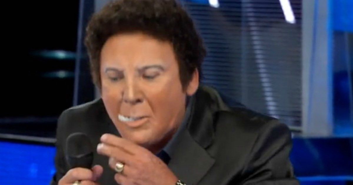 Tale e Quale show, Francesco Paolantoni perde la dentiera in diretta: imbarazzo e silenzio in studio
