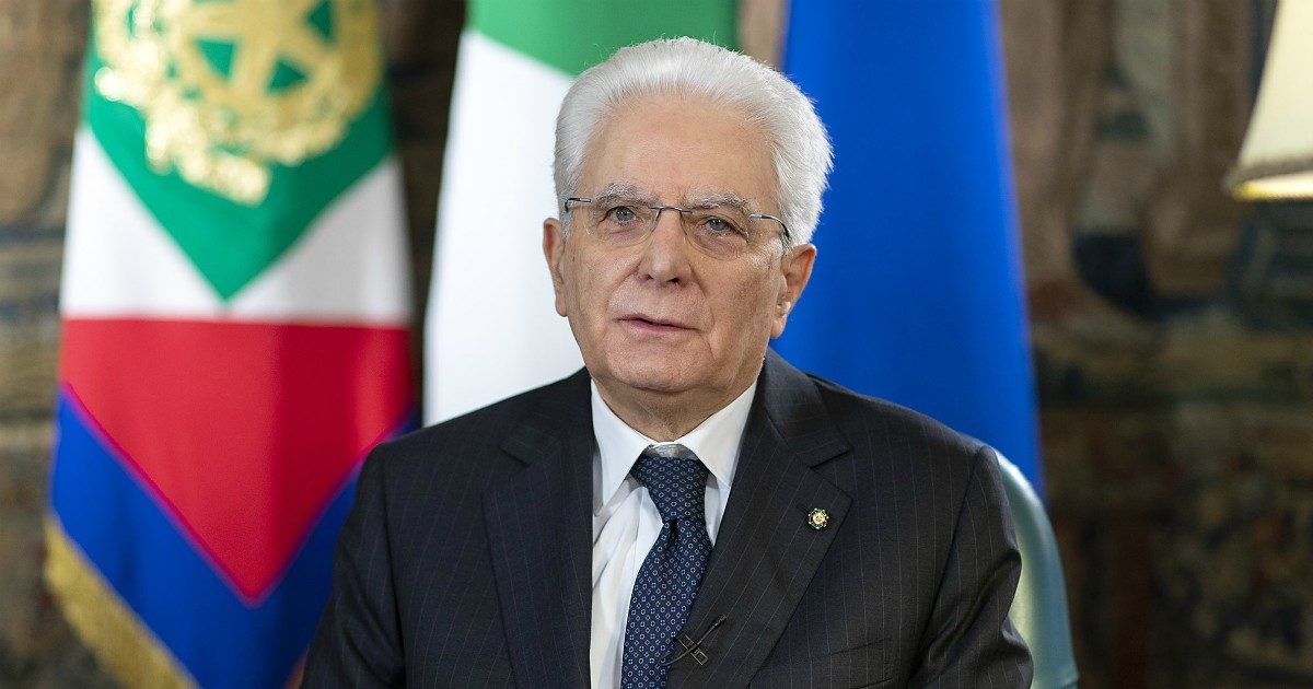 Morti sul lavoro, Mattarella: “Ferita sociale che lacera il Paese. Dalla pandemia ripercussioni drammatiche sulla salute dei lavoratori. Un terzo degli infortuni mortali tra i sanitari”