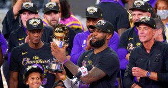 Copertina di Nba, nella “bolla” di Orlando (con zero casi) i Los Angeles Lakers vincono il loro 17esimo titolo. E LeBron James è l’Mvp delle Finals