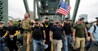 Copertina di Usa, il ritorno dei Proud Boys che assaltarono Capitol Hill: “Trump ha promesso la grazia”