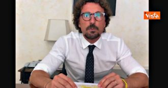 Copertina di Toninelli sbotta contro Salvini: “Dice agli italiani di non scaricare Immuni per il tracciamento dati e poi carica video-minchiate su TikTok”