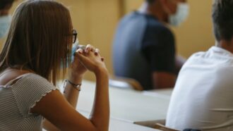 Copertina di “Fino a 30 studenti nelle nostre classi, perché? Saranno i più fragili a pagarne le conseguenze”