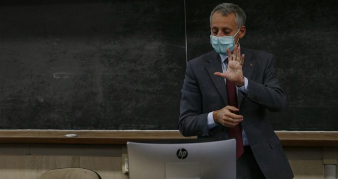 Didattica a distanza, “per il 76% dei prof lezioni in presenza insostituibili. Per 2 docenti su 3 cresce il carico di lavoro (di più per le donne)”