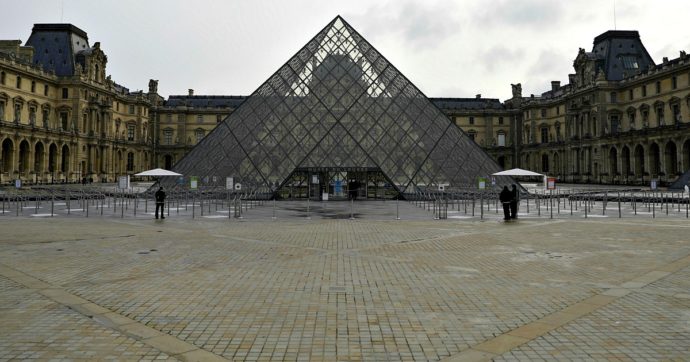 “Allarme bomba”: il museo del Louvre e la reggia di Versailles chiusi ed evacuati per motivi di sicurezza