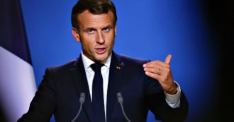 Francia, Macron alla nazione: “Coprifuoco a Parigi e nelle città in stato di massima allerta”