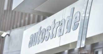 Copertina di Autostrade verso l’accordo con il governo. “Cassa depositi e prestiti in cordata con Blackstone e Macquarie per comprare l’88%”