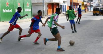 Copertina di “Non dire addio ai sogni”, la tratta dei giovani calciatori africani vede la luce nel libro di Riva