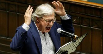 Copertina di Rissa a casa di Vittorio Sgarbi: un “violentissimo pugno sull’orecchio”, interviene la polizia e arriva anche l’ambulanza