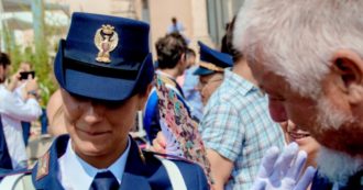 Copertina di Tatuaggio che hai, giudice che trovi: l’agente sospesa e la “sentenza in conflitto d’interessi”