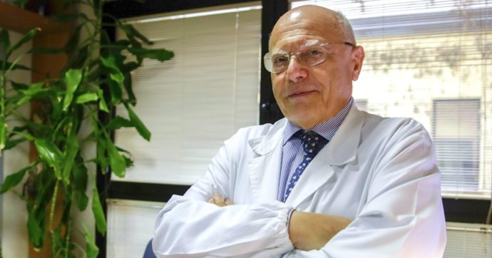 Covid, l’infettivologo Massimo Galli va in pensione. Il professore: “Ma non abbandono la trincea”