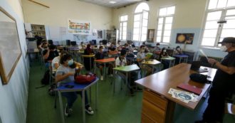 Copertina di Contagi a scuola, il report Iss: “Dal 31 agosto rilevati 3mila focolai in classe, il 2% del totale. Per riaprire servono test e tracciamento”