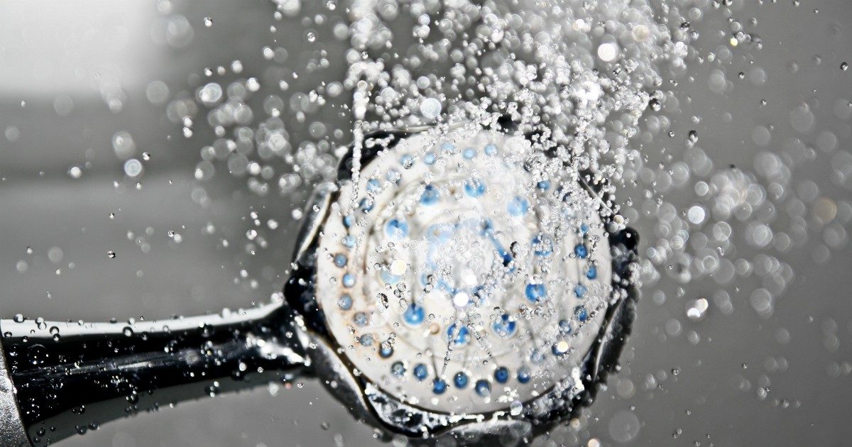 Lavarsi troppo può essere nocivo? Ecco quali errori evitare (e come risparmiare acqua)