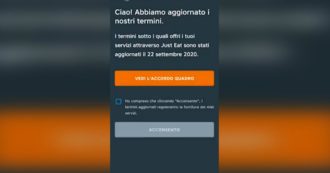 Copertina di ‘O la firma del nuovo contratto (censurato dal ministero del Lavoro) o nessun accesso all’app per lavorare’, la video-denuncia dei rider Just Eat