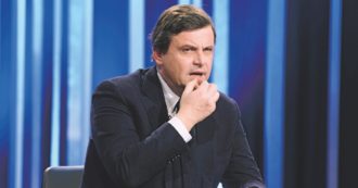 Copertina di Le Iene provano a fare uno scherzo a Carlo Calenda ma lui non reagisce bene: “Ha solo 14 anni”