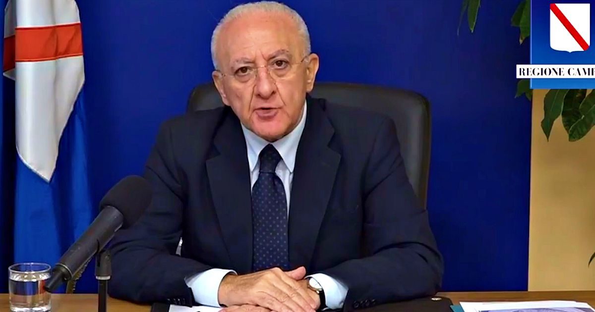 De Luca annuncia: “Campania verso il lockdown per 30-40 giorni. Al governo chiederò di estenderlo a tutti”. Record di oltre 2mila casi in un giorno – diretta