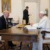 Copertina di Bergoglio e l’amministrazione Usa: rapporti tesi con Trump su migranti e ambiente, con Biden sull’aborto