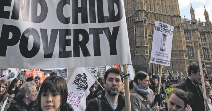 Che mangino brioches: no a pasti gratis ai bimbi