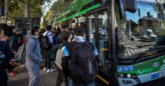 Copertina di Scuola, l’ultima battaglia: le pressioni per richiuderla