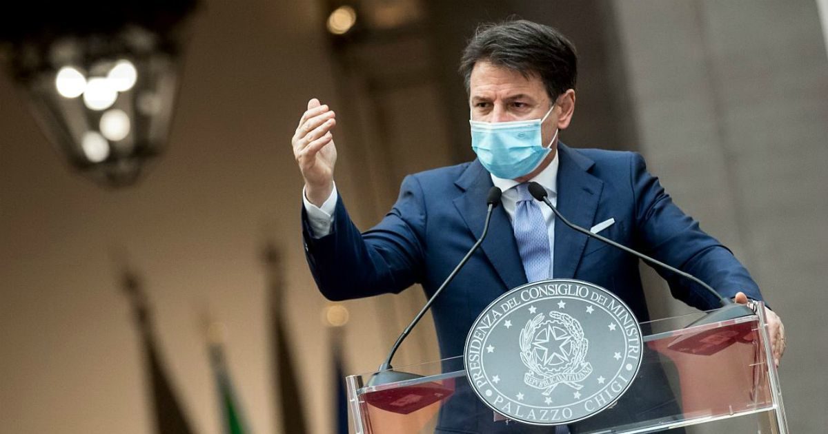 Nuovo dpcm, il discorso di Conte: “Non possiamo essere indifferenti ai dati. Preoccupa lo stress sul sistema sanitario. Ci rendiamo conto dei sacrifici, ma dobbiamo controllare la curva per non essere sopraffatti”