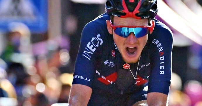 Tao Geoghegan Hart conquista il Giro d’Italia: vinto il testa a testa a cronometro con Hindley. Ganna si impone anche nell’ultima tappa