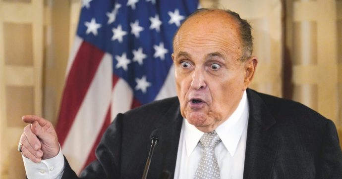 Anche Borat fa arrabbiare Mr. Trump: “È un verme”