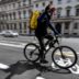 Copertina di Le vite dei rider di Glovo: “In media 900 euro al mese per 12 ore al giorno di consegne. Non c'è alternativa, dobbiamo sopravvivere e mandare soldi a casa”