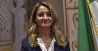 Copertina di Covid, la senatrice M5s Susy Matrisciano è positiva: “Ho febbre e dolori forti, sono in isolamento a casa”