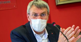 Copertina di Covid, Landini a Conte: “Stop licenziamenti per altre 18 settimane. Dpcm? Il tracciamento non ha funzionato”