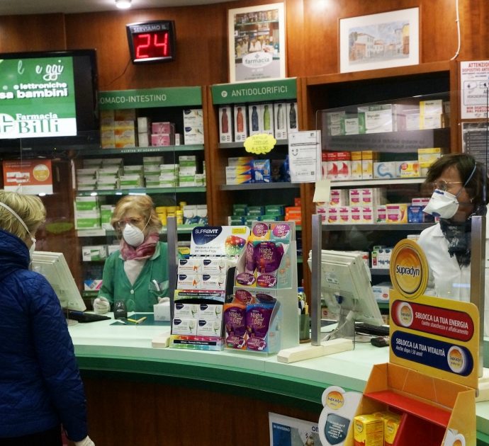 Elotrans, il farmaco per combattere la diarrea utilizzato come antitodo anti-sbornia è sold out. Funziona davvero? Parla l’esperto