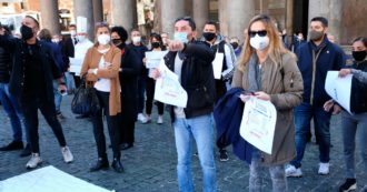 Copertina di Circoli Arci e Acli, agenti di commercio, bus turistici, mense e atelier di abiti da sposa: tutti gli esclusi dagli aiuti del decreto Ristori