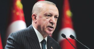 Copertina di Erdogan condanna il razzismo: un perbenismo a giorni alterni