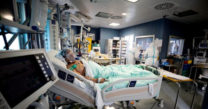 L’Iss: “Fate qualcosa anche a livello locale”. Superati i 31mila casi