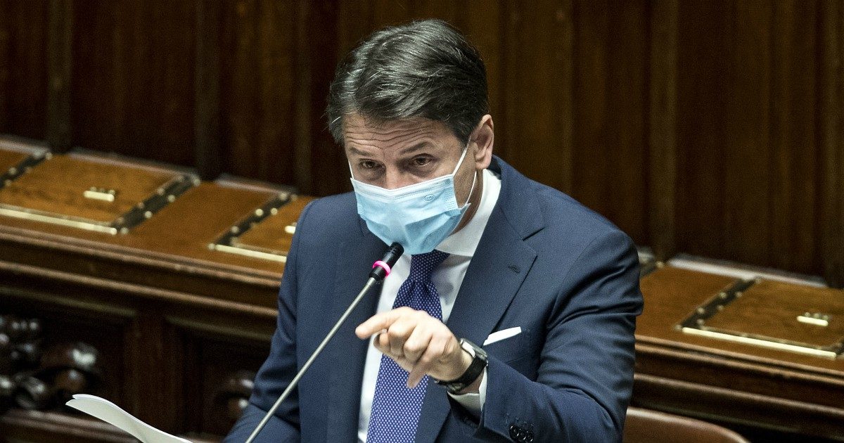 Nuove misure restrittive, il Parlamento approva la linea Conte. La maggioranza ha votato anche le proposte del centrodestra