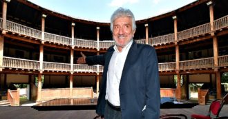 Gigi Proietti morto, addio al grande attore romano: 80 anni e una carriera incredibile su ogni palcoscenico (e anche in sala di doppiaggio)